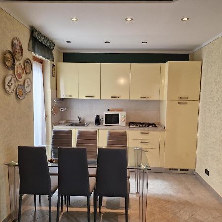 Ferienwohnung Casa Vittoria Sirmione Punta Gro Con Piscina Exterior foto