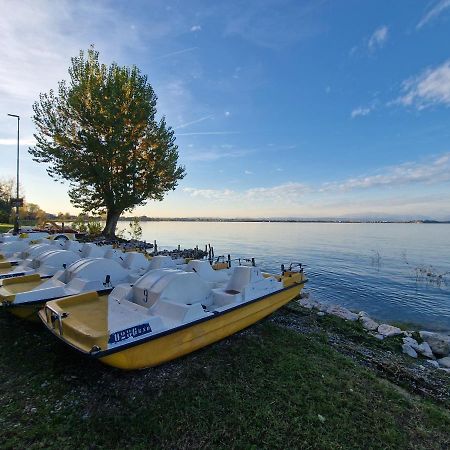 Ferienwohnung Casa Vittoria Sirmione Punta Gro Con Piscina Exterior foto