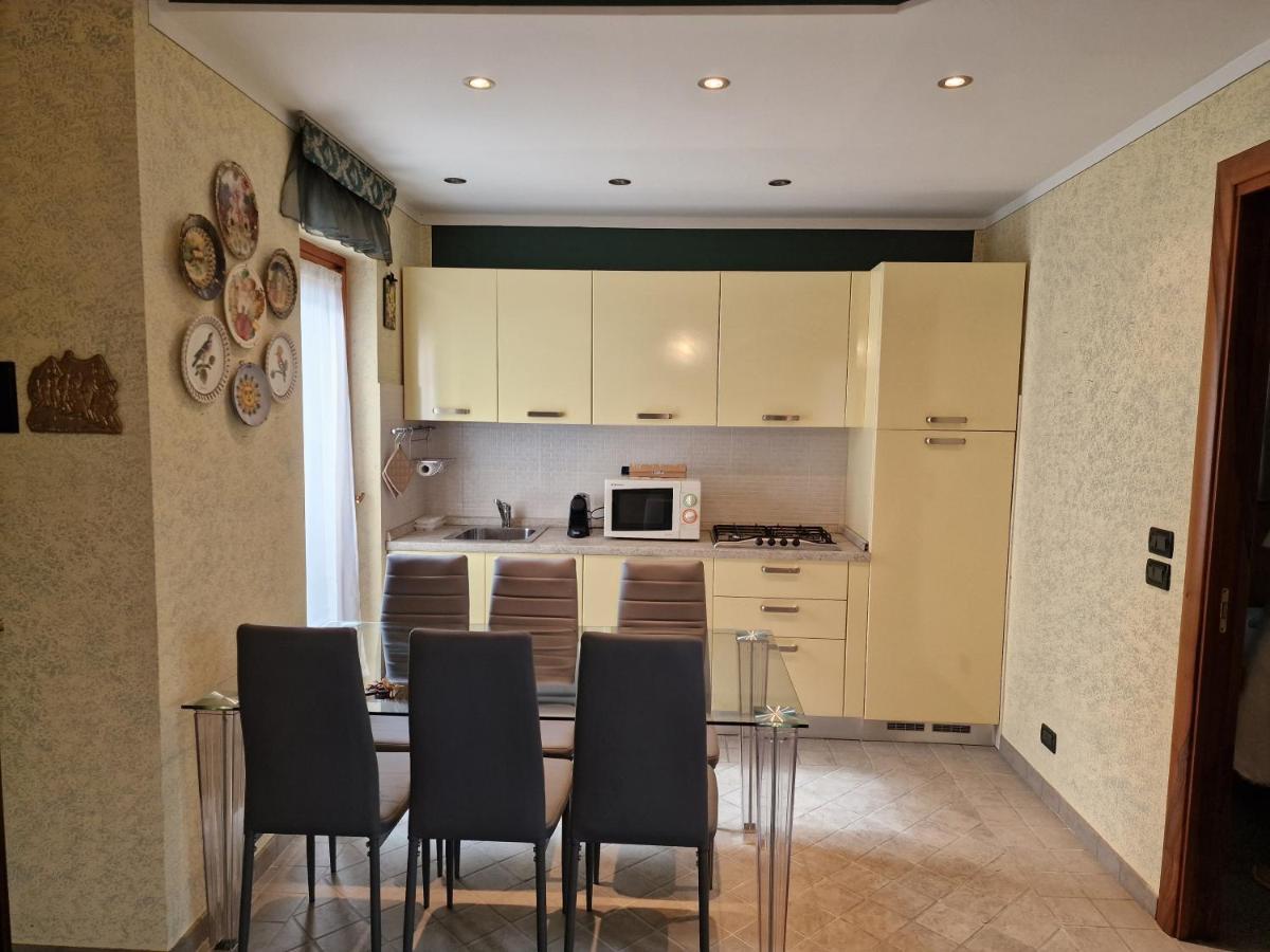 Ferienwohnung Casa Vittoria Sirmione Punta Gro Con Piscina Exterior foto
