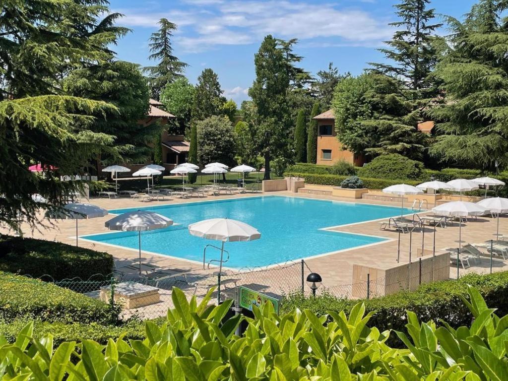 Ferienwohnung Casa Vittoria Sirmione Punta Gro Con Piscina Exterior foto