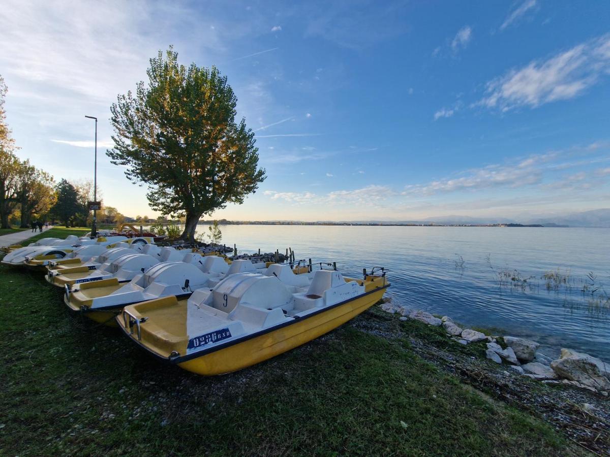 Ferienwohnung Casa Vittoria Sirmione Punta Gro Con Piscina Exterior foto