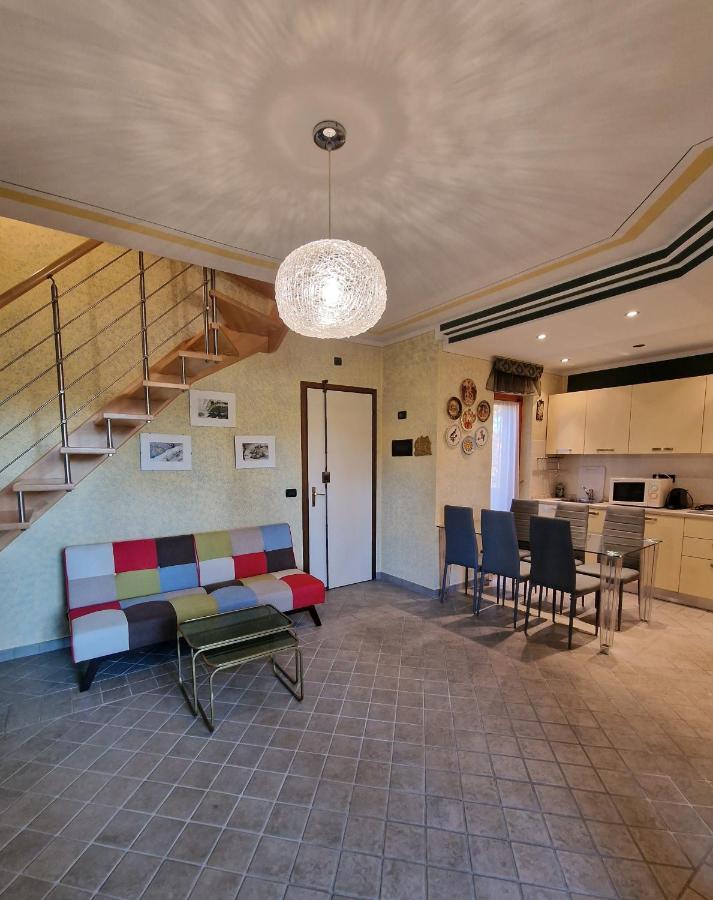 Ferienwohnung Casa Vittoria Sirmione Punta Gro Con Piscina Exterior foto