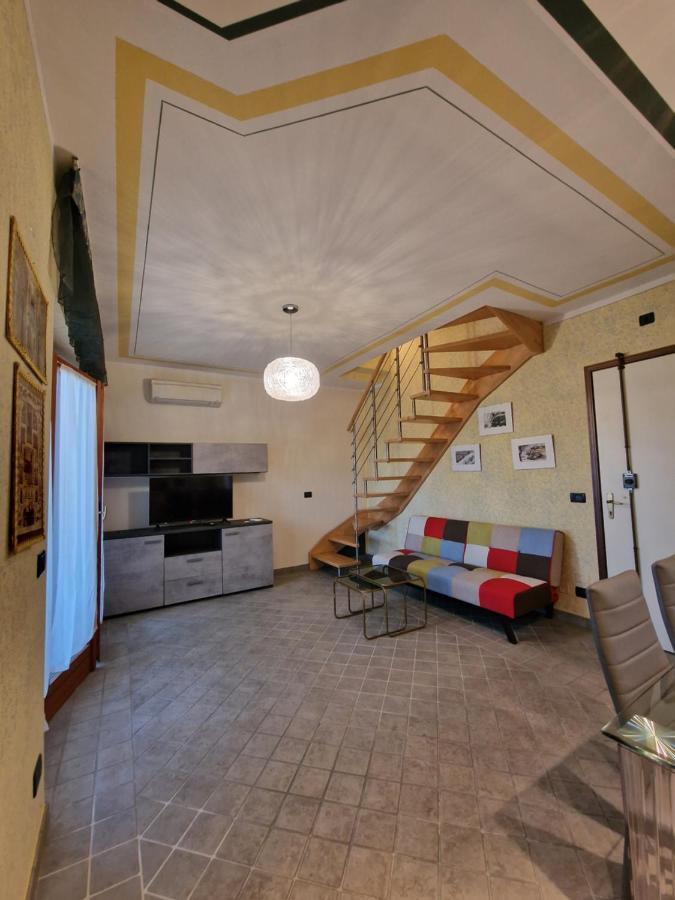 Ferienwohnung Casa Vittoria Sirmione Punta Gro Con Piscina Exterior foto